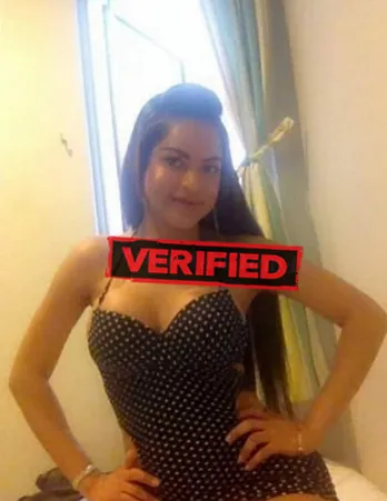 Alyssa Strapon Finde eine Prostituierte Schellenberg